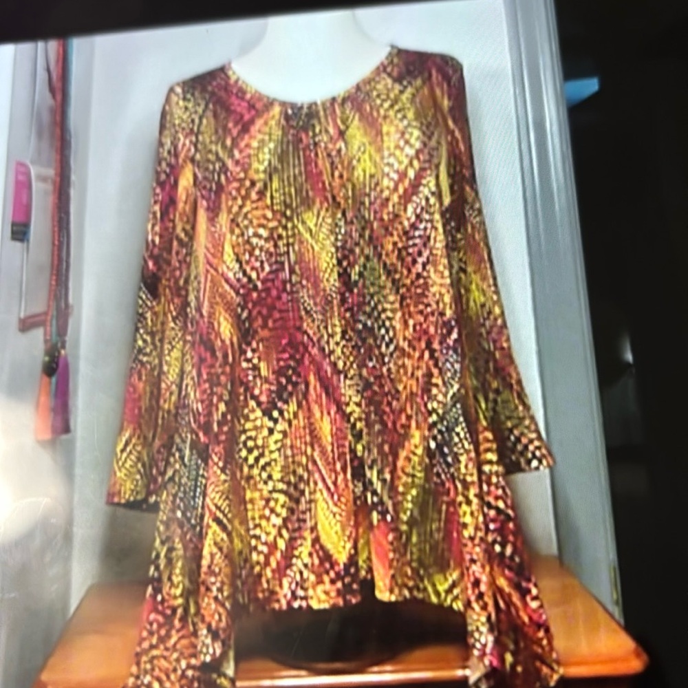 Ladies Slinky brand tunic top, sz Medium, gently worn